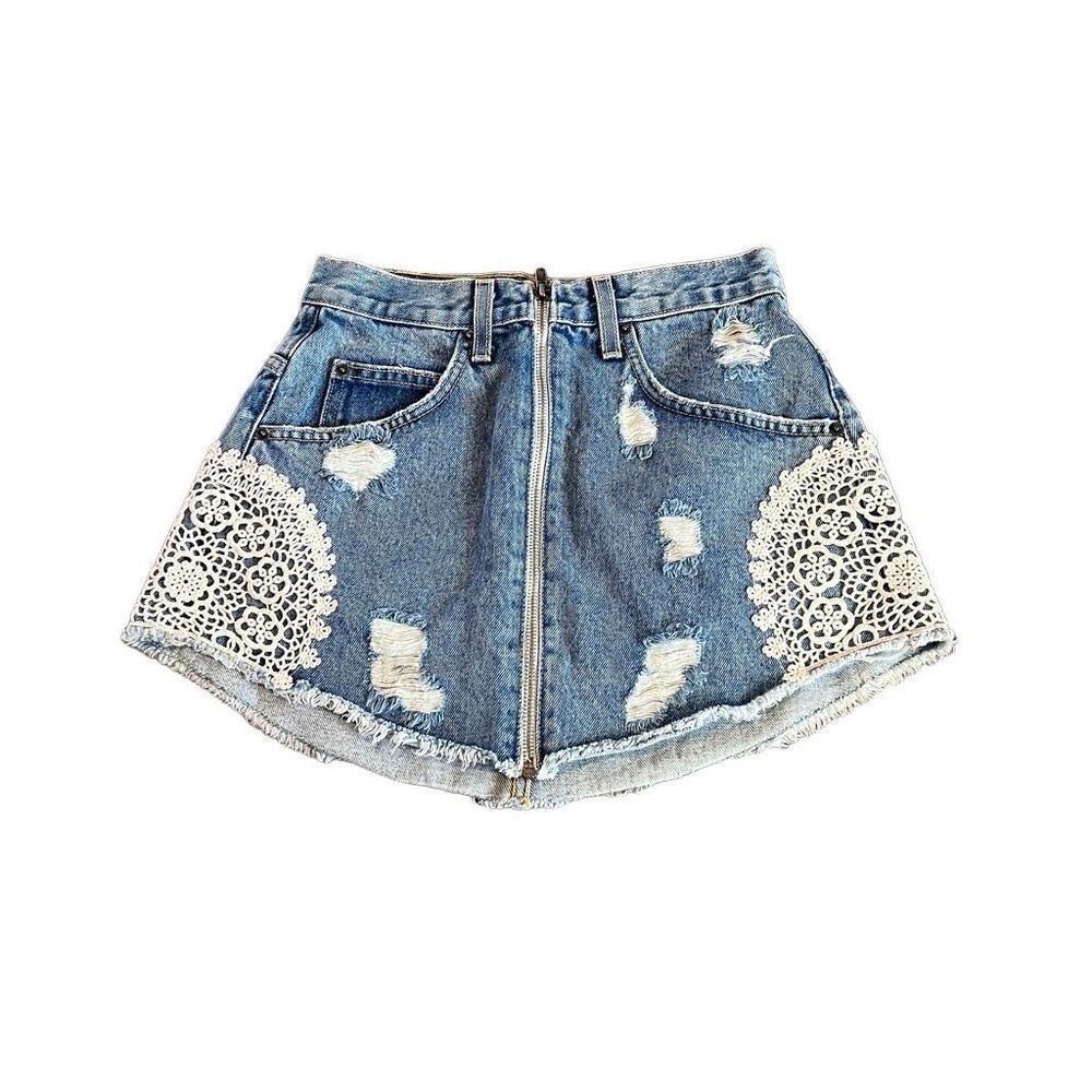 Carmar LA Front Zip Crochet Lace
Mini Skirt Sz 26